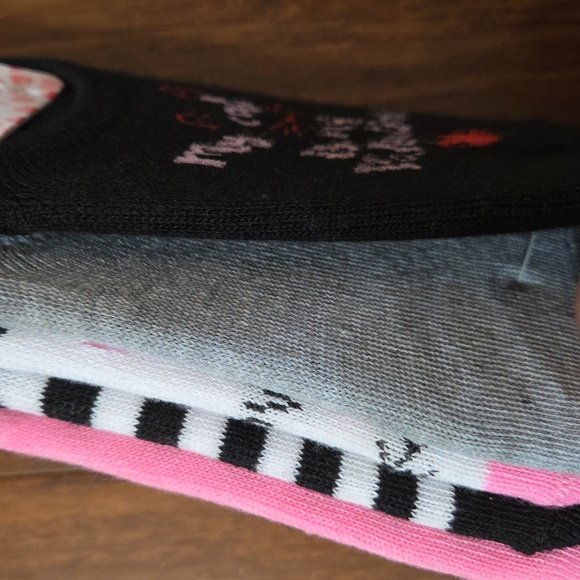 5 PACK VALENTINES DAY CAT MOM MEOW BFF LOVE SNEAKER SOCKS - Picture 7 of 7